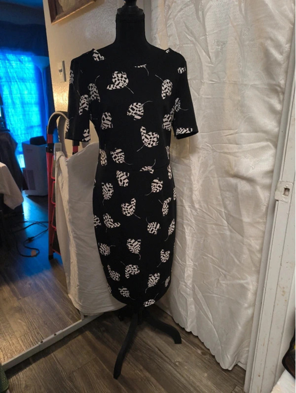#VincentCamuto #Grometric #Sheathdress